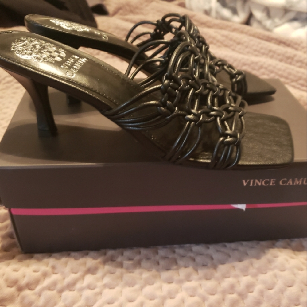 Vince Camuto Aleya 6.5m